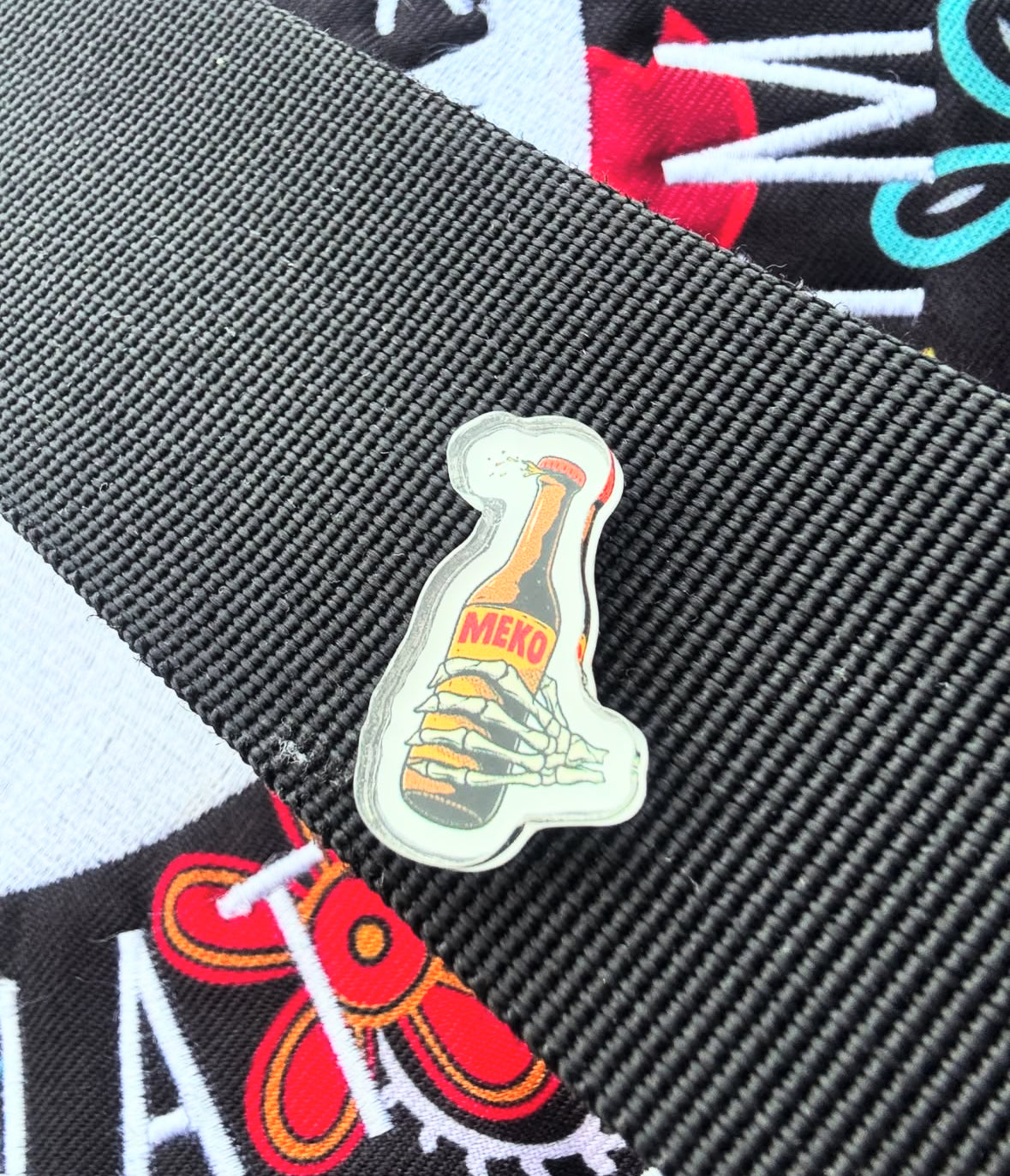 Moons pin